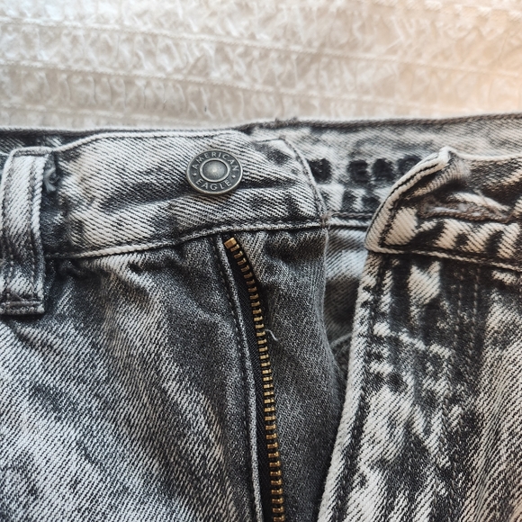 American Eagle Straight leg Distressed Grey Jeans Size 0 - Picture 6 of 12